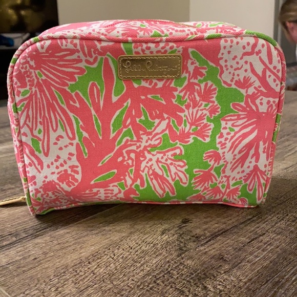 Lilly Pulitzer Cosmetic Makeup Travel Toiletry Bag Case SELL ASAP - Picture 2 of 10